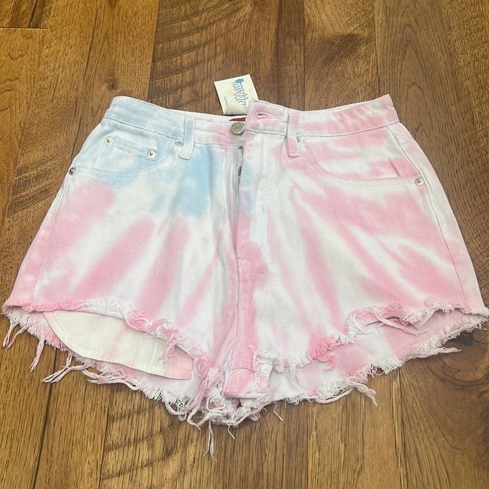 NWT Signature 8 Vanilla Sky Woman’s Tie Dye Shorts Size S